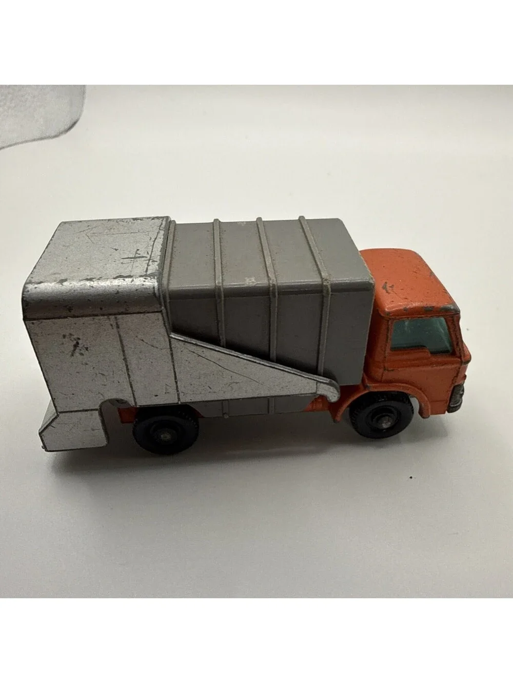 MATCHBOX LESNEY #7 REFUSE TRUCK